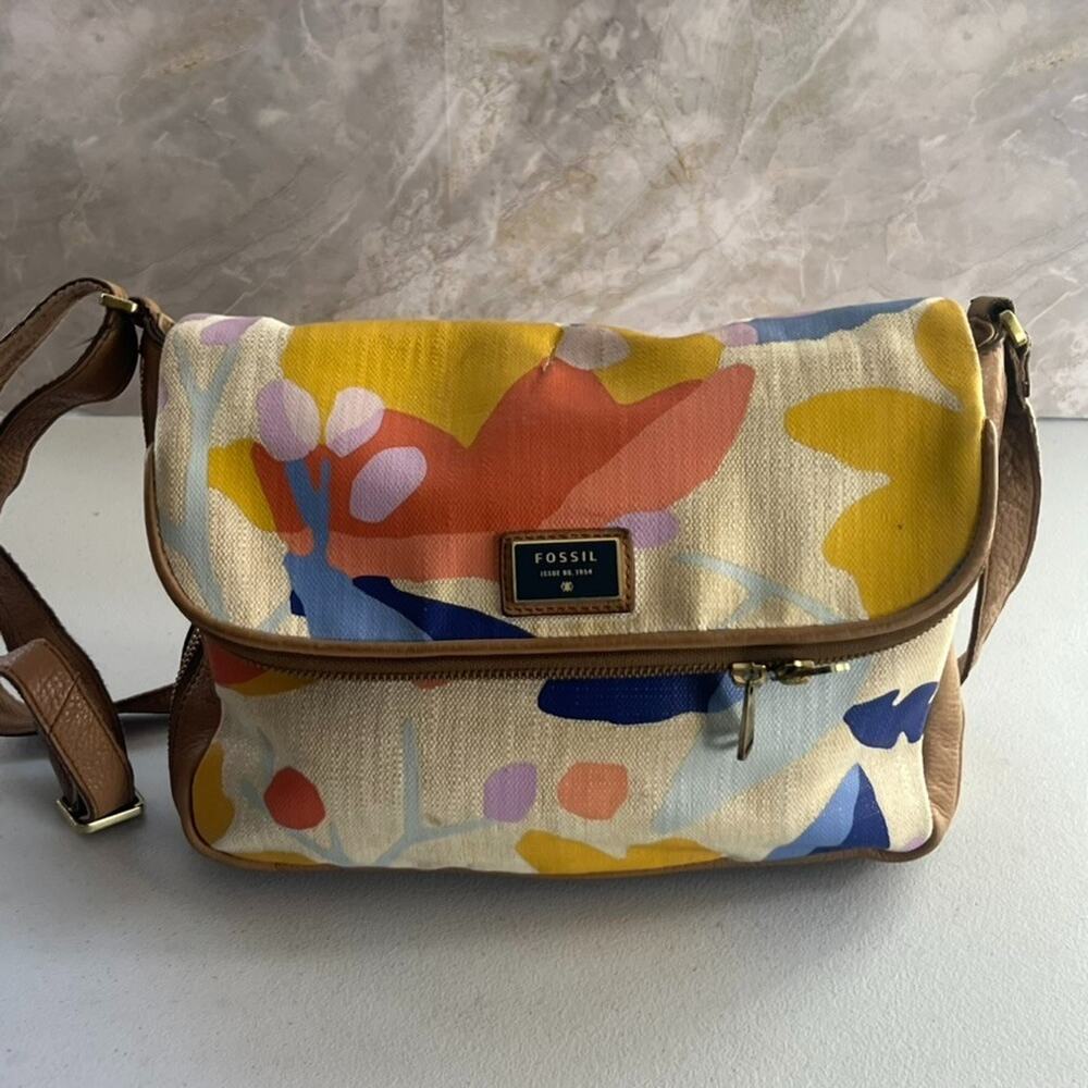 Fossil Preston Crossbody Purse Leather Canvas W/ Floral Pattern Flap Zip Around